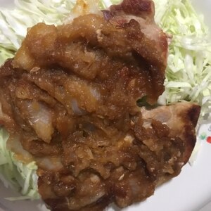 豚肉ソテーのオニオンソースがけ